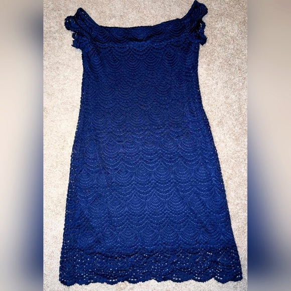 Lilly Pulitzer Dresses & Skirts - Lilly pulitzer navy blue lace short sleeve dress size small
